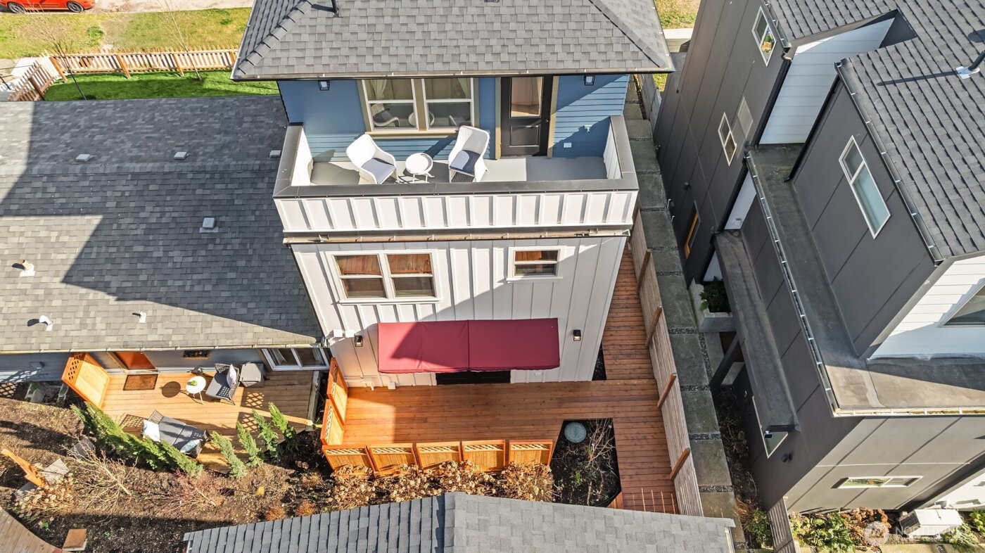 5037 25th Avenue SW, Seattle, WA 98106