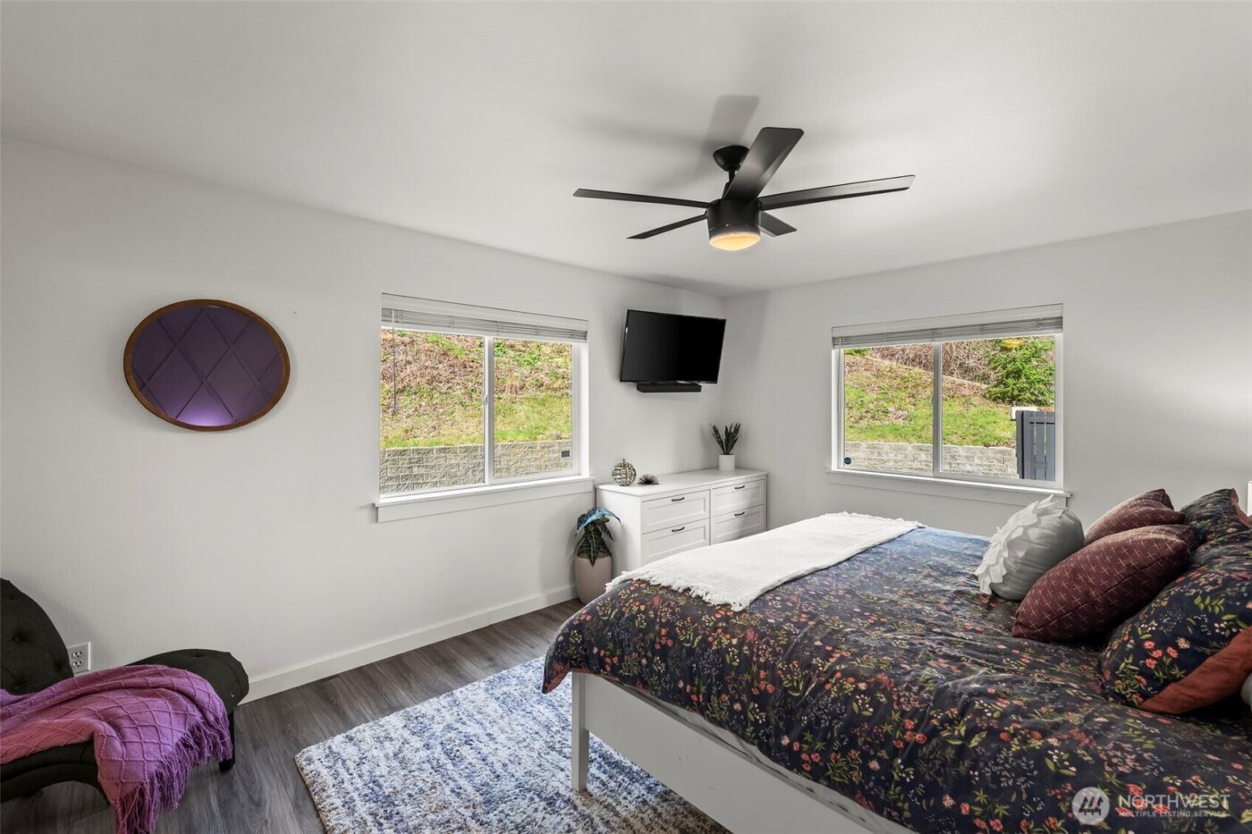 61 E Channel Drive , Allyn, WA 98524