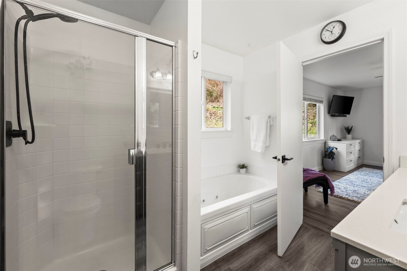 61 E Channel Drive , Allyn, WA 98524