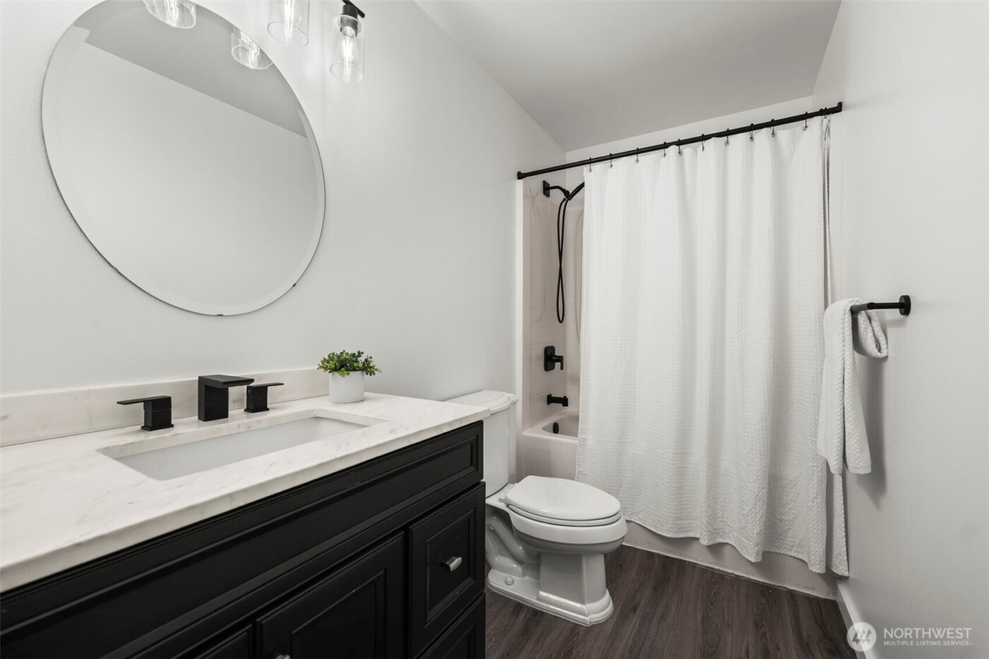 61 E Channel Drive , Allyn, WA 98524