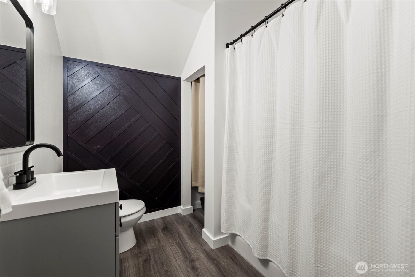 61 E Channel Drive , Allyn, WA 98524