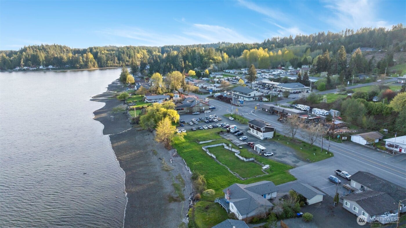 61 E Channel Drive , Allyn, WA 98524