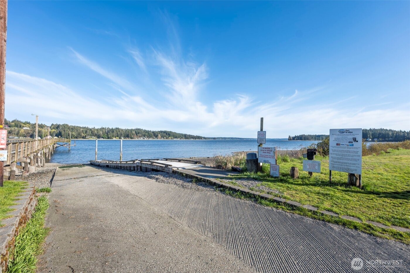 61 E Channel Drive , Allyn, WA 98524