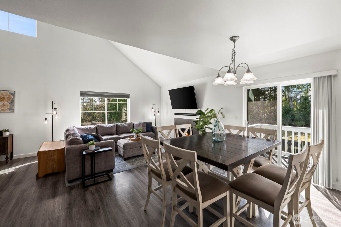 61 E Channel Drive , Allyn, WA 98524