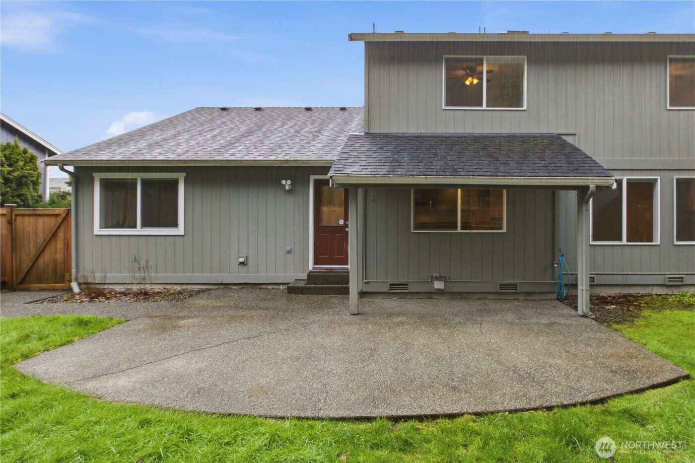 25608 Cumberland Way , Black Diamond, WA 98010