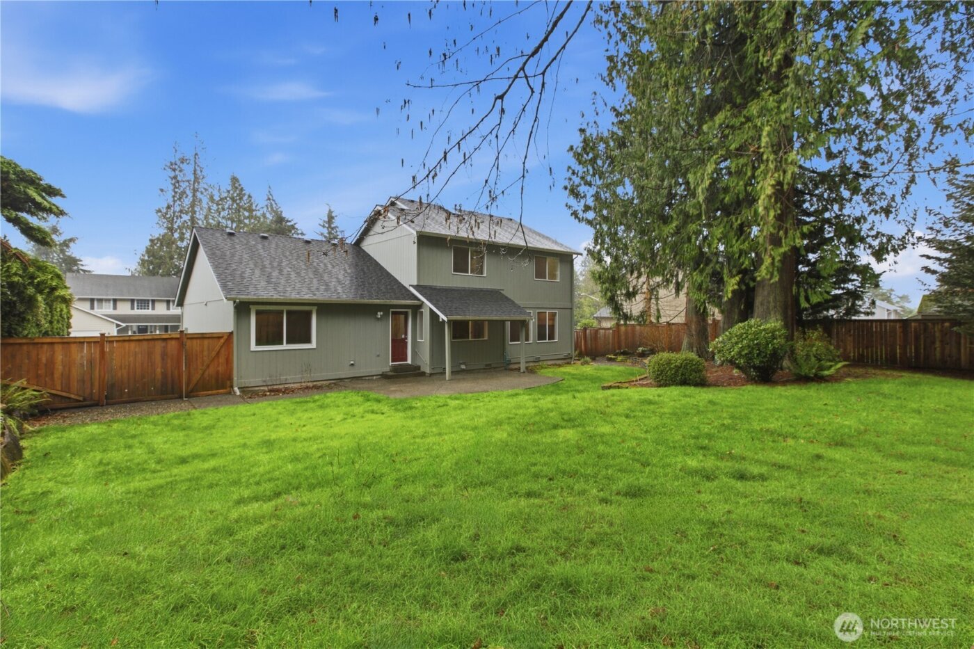 25608 Cumberland Way , Black Diamond, WA 98010