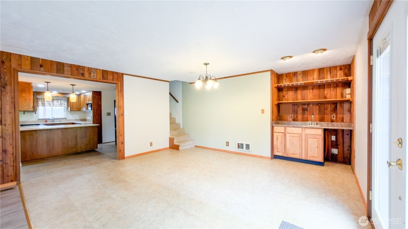 170 E Lakeland Drive , Allyn, WA 98524