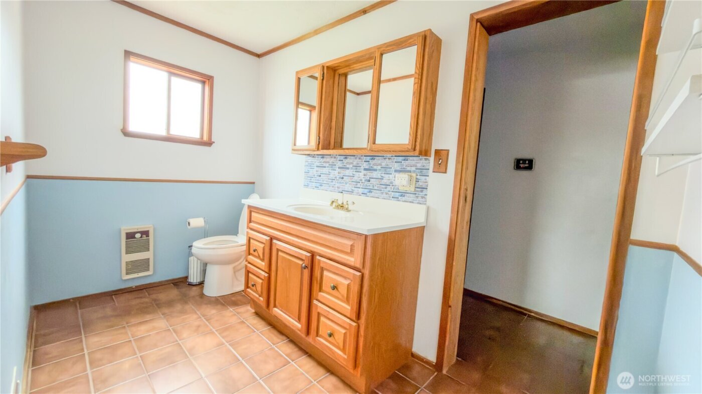 170 E Lakeland Drive , Allyn, WA 98524