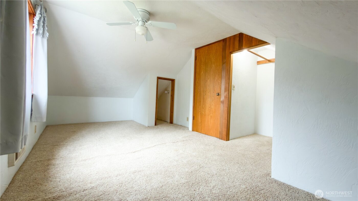 170 E Lakeland Drive , Allyn, WA 98524