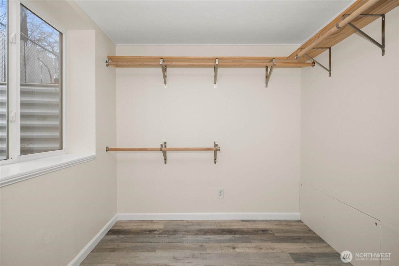 6004 N Douglas Dr , Spokane, WA 99205