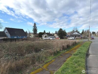 2501 Highland Avenue , Everett, WA 98201