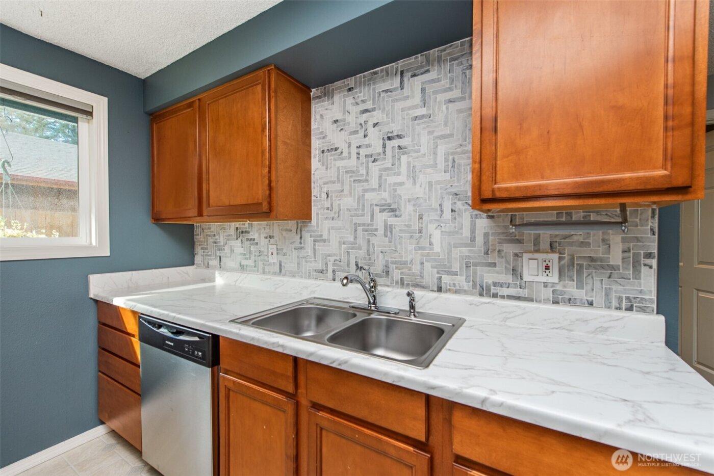 1225 W 17th St , Port Angeles, WA 98363