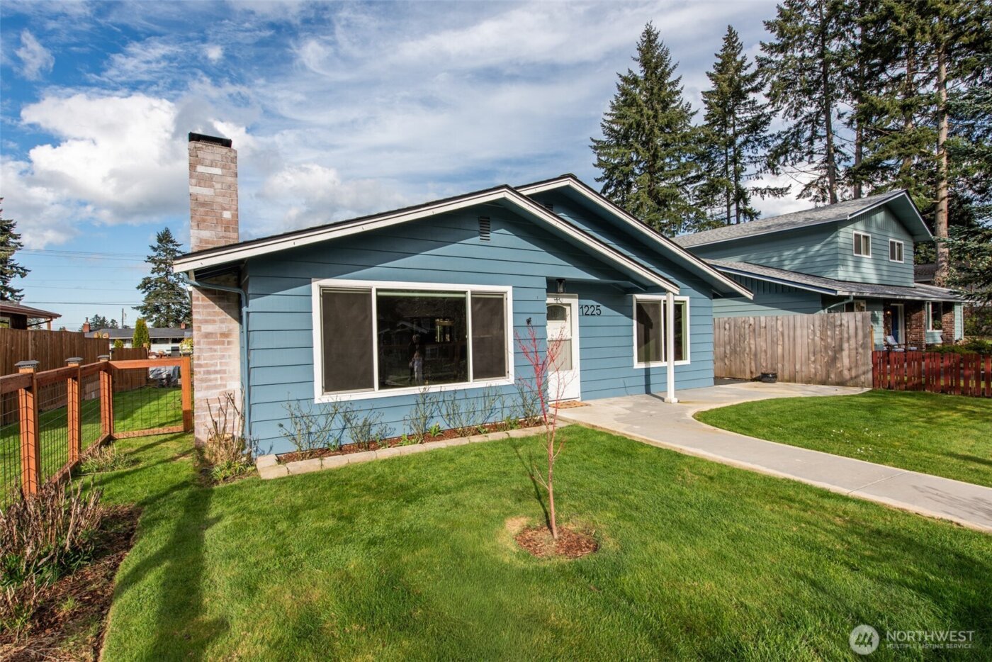 1225 W 17th St , Port Angeles, WA 98363