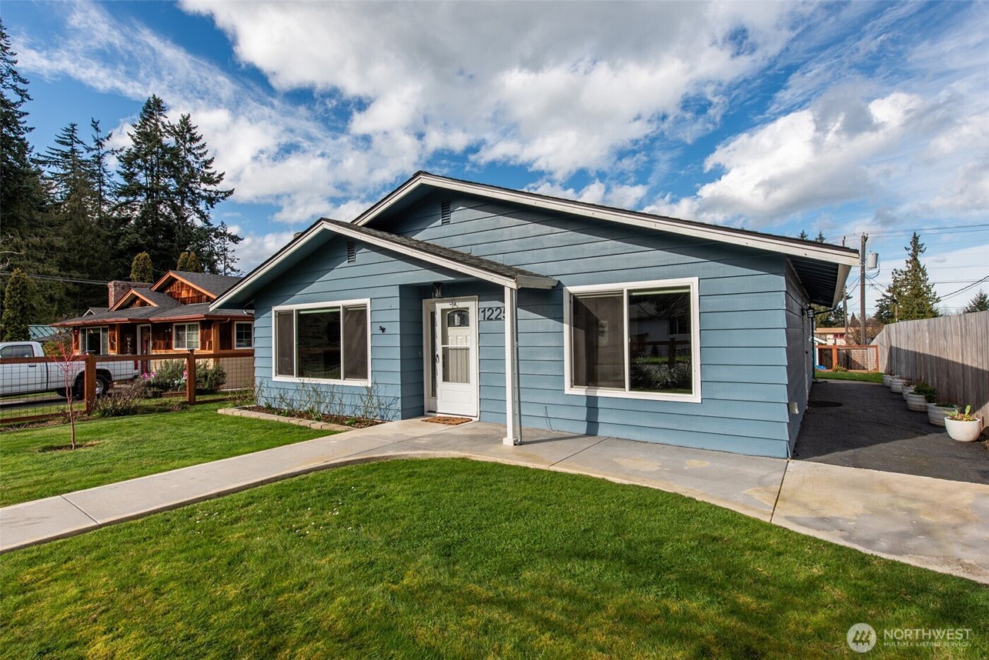 1225 W 17th St , Port Angeles, WA 98363