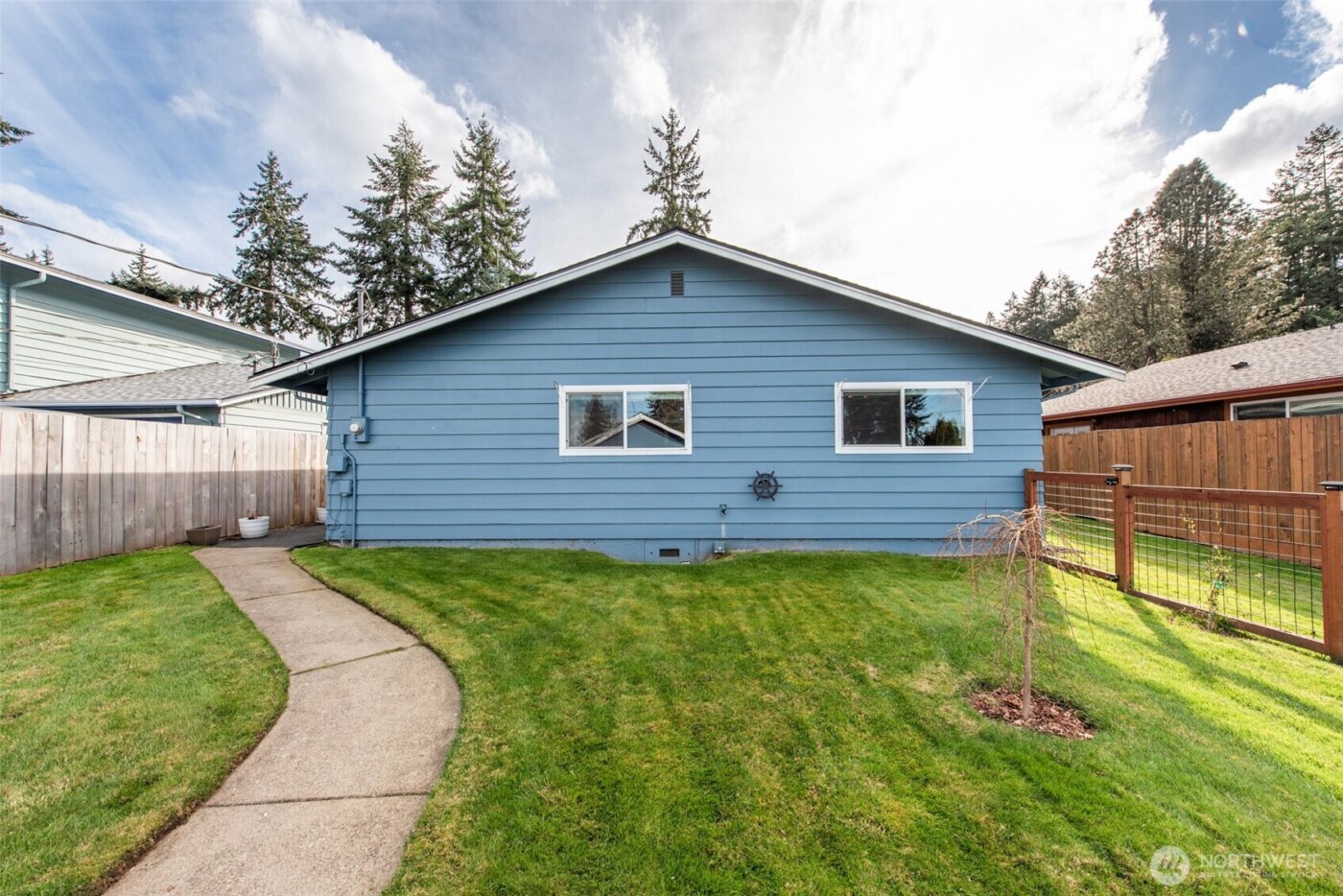 1225 W 17th St , Port Angeles, WA 98363