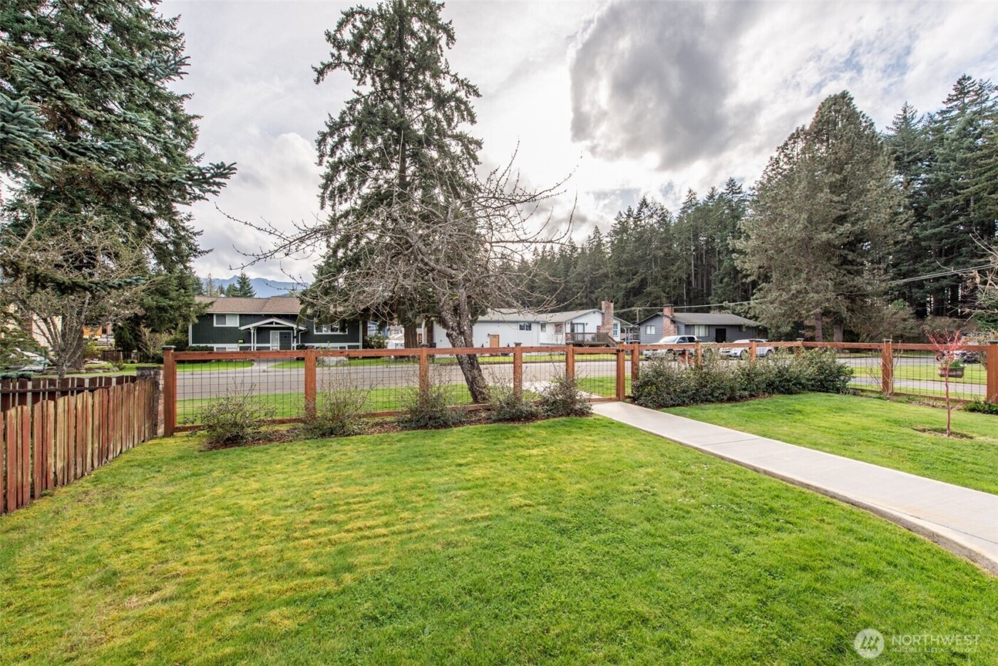 1225 W 17th St , Port Angeles, WA 98363