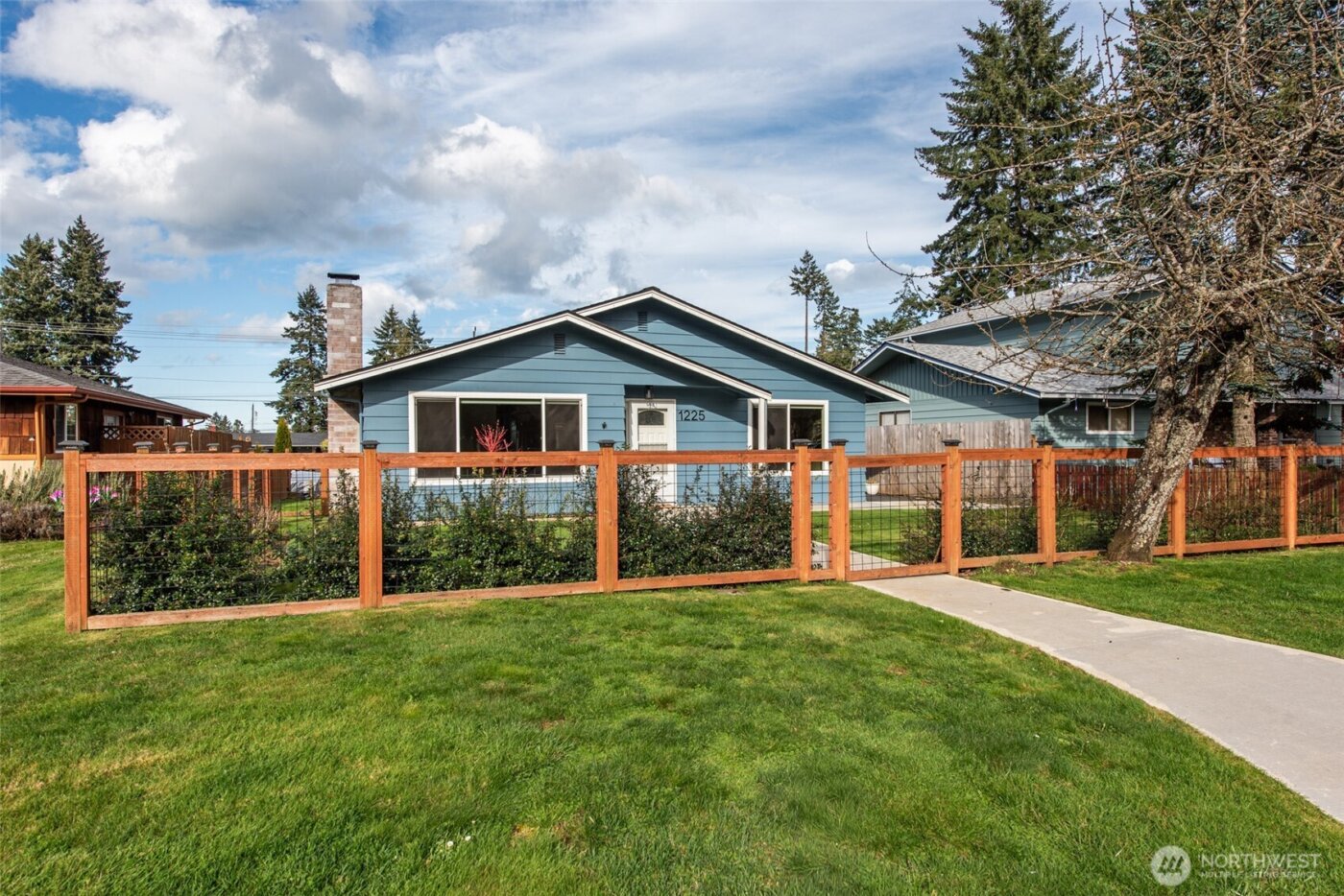 1225 W 17th St , Port Angeles, WA 98363