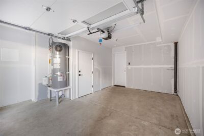 2108 1st Avenue N, Seattle, WA 98109 - Photo 28