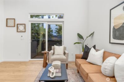 2108 1st Avenue N, Seattle, WA 98109 - Photo 8