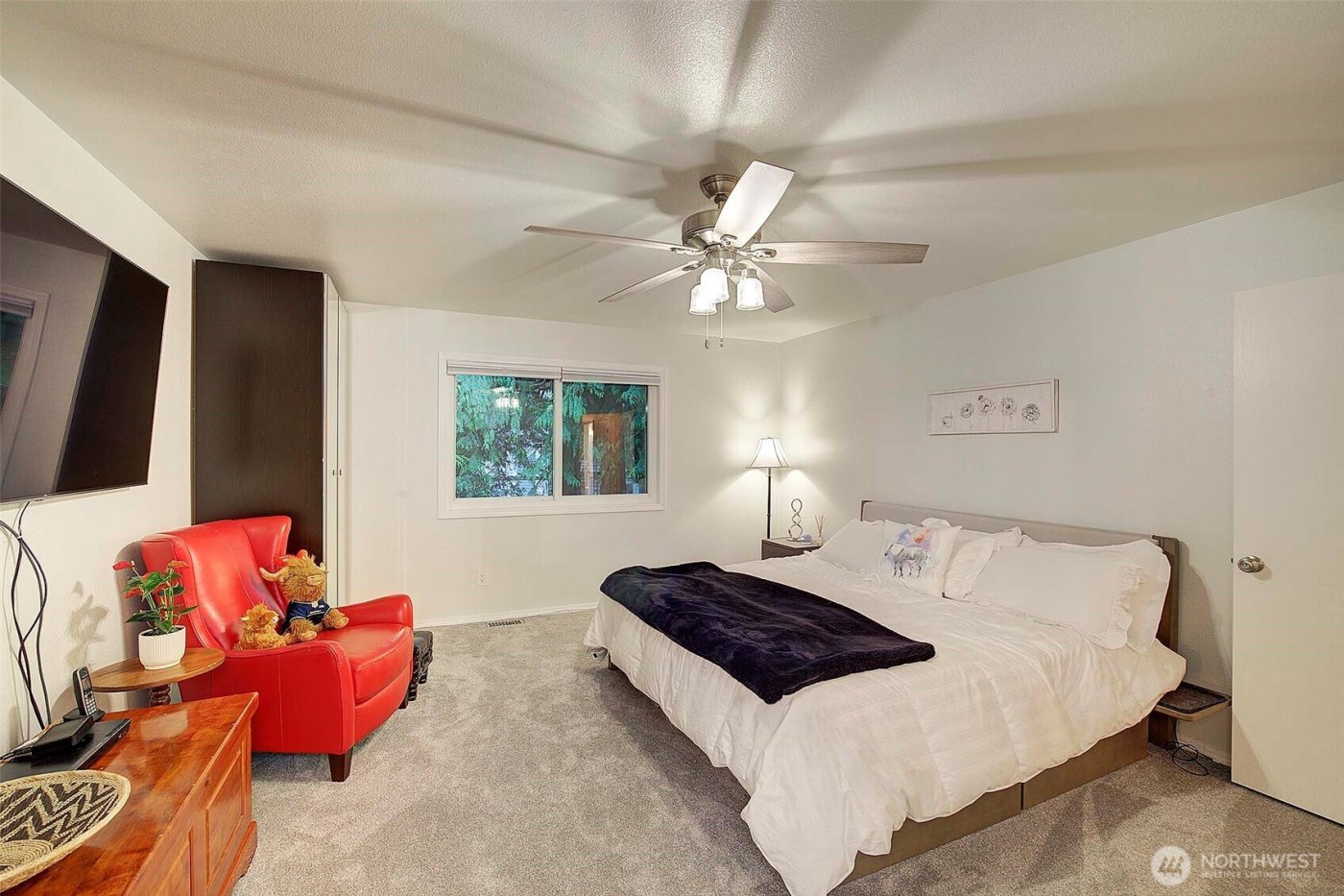 929 224th Avenue NE, Sammamish, WA 98074-6897