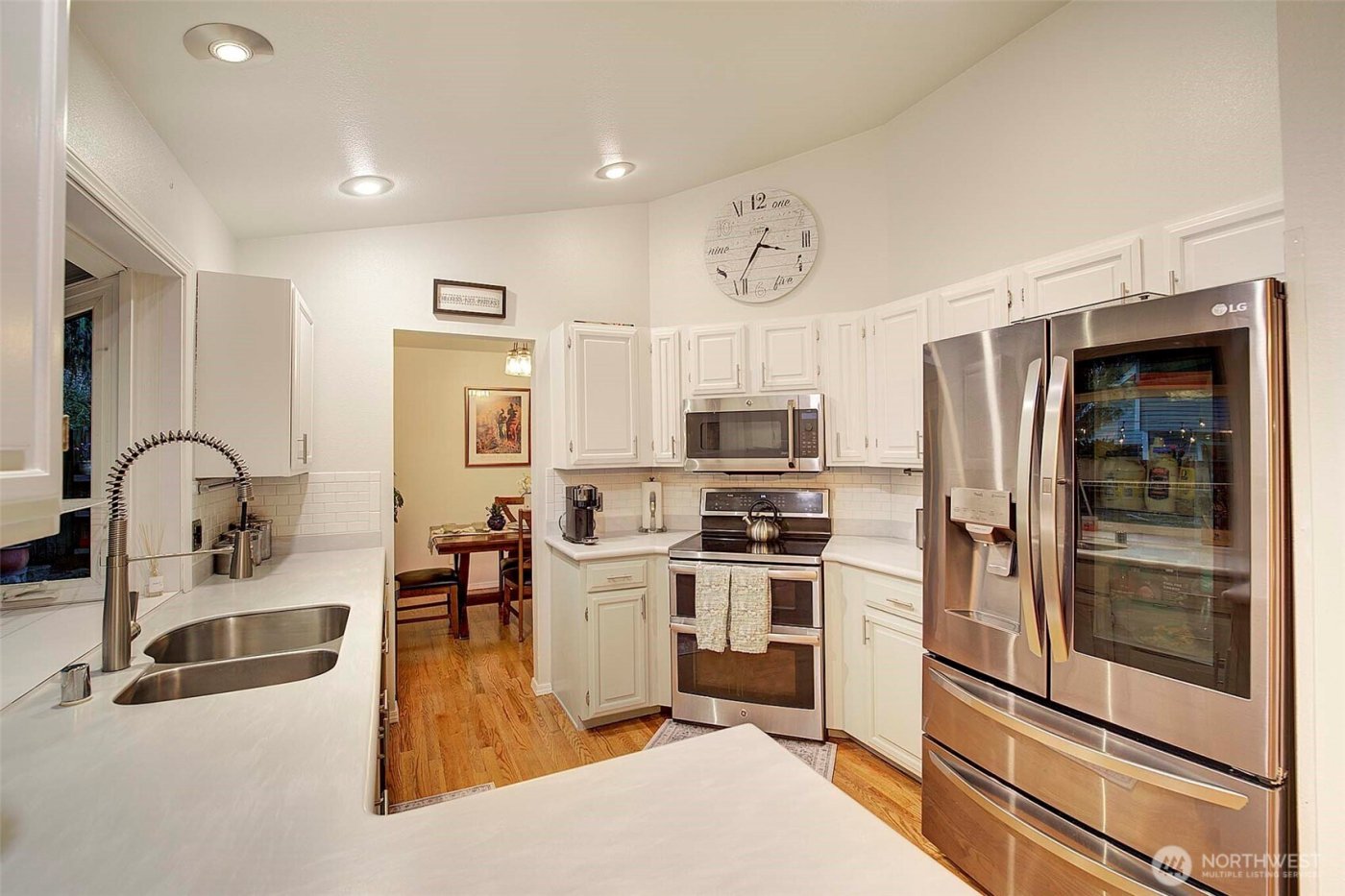 929 224th Avenue NE, Sammamish, WA 98074-6897