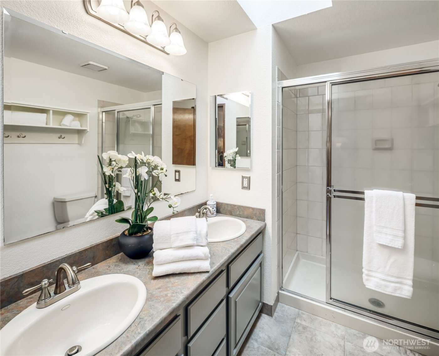 17215 NE 132nd Place , Redmond, WA 98052-2152