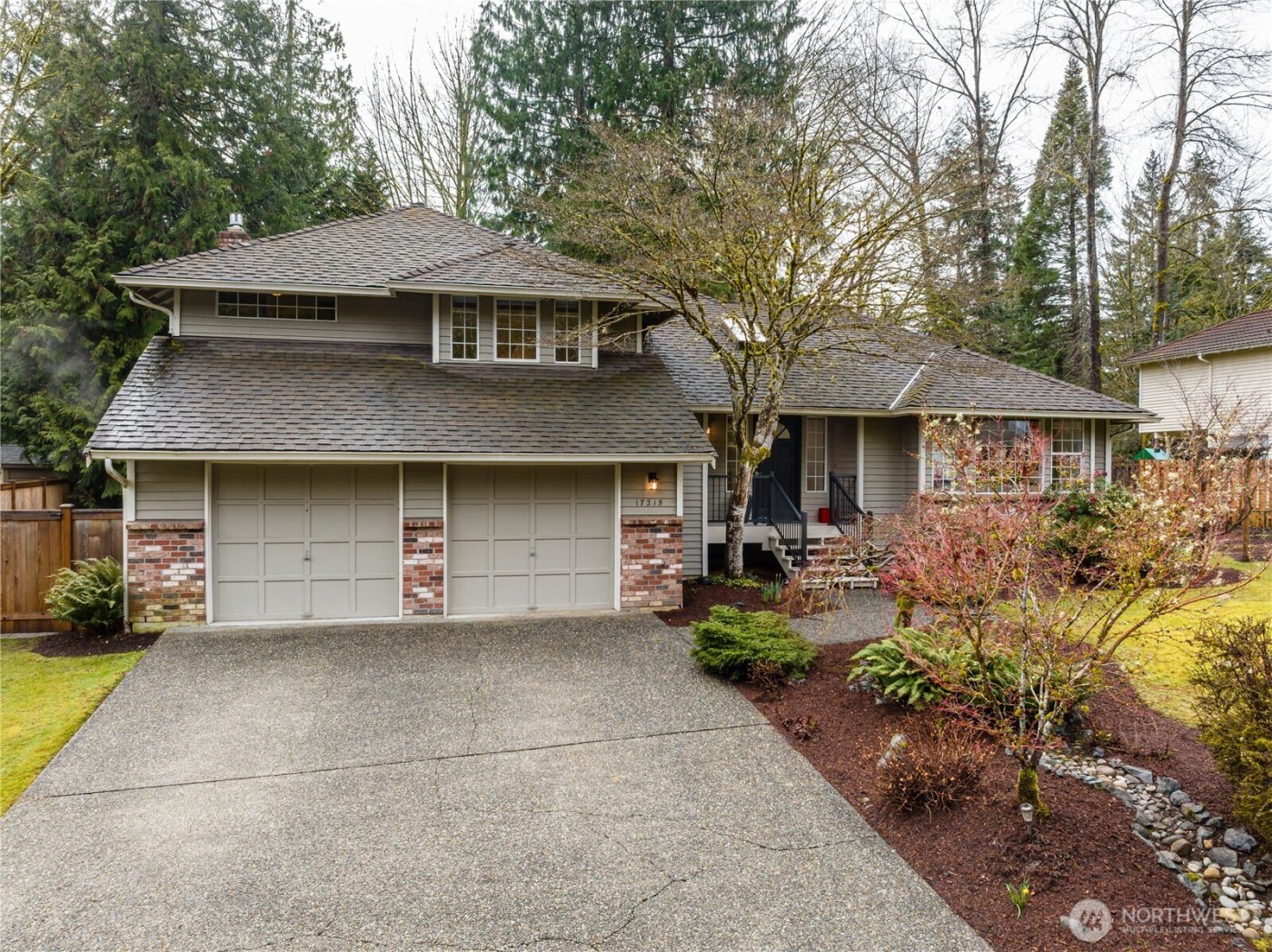 17215 NE 132nd Place , Redmond, WA 98052-2152