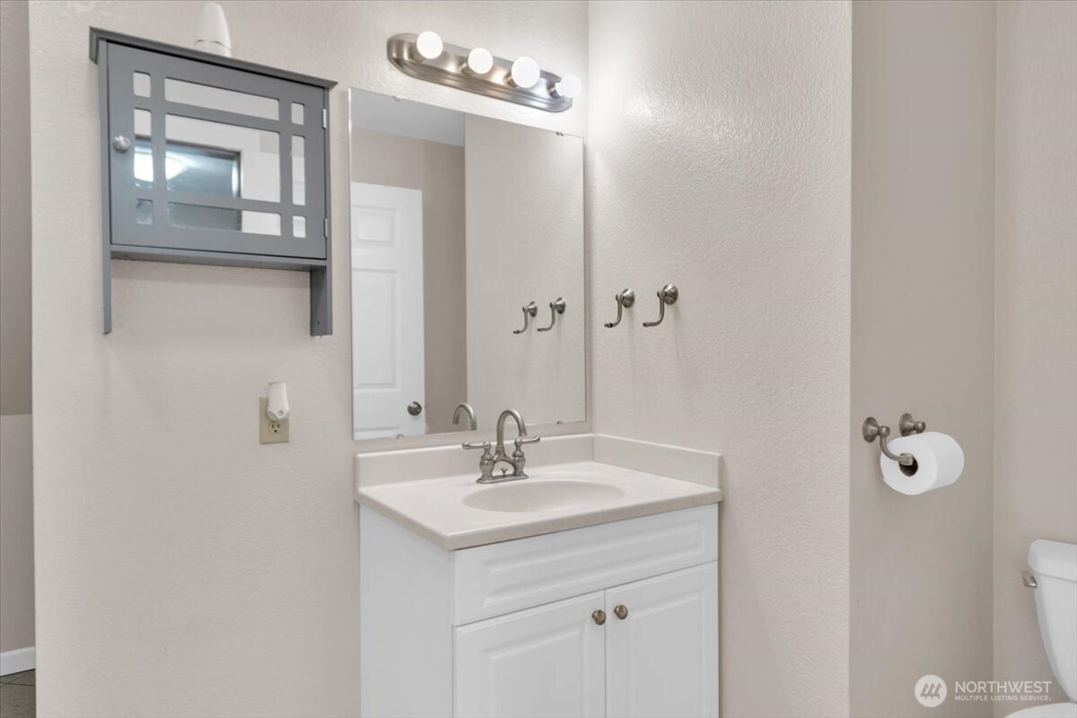 5706 99th Street Ct E, Puyallup, WA 98373-1082