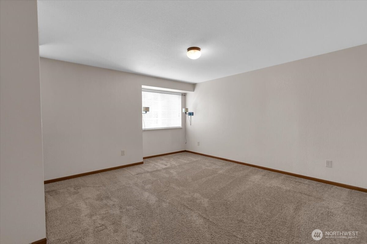 5706 99th Street Ct E, Puyallup, WA 98373-1082