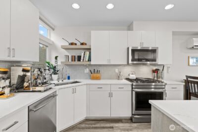 1422 E Cherry St , Seattle, WA 98122 - Photo 12