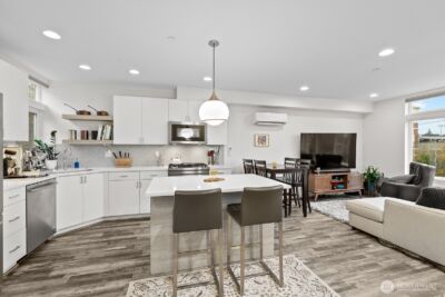 1422 E Cherry St , Seattle, WA 98122 - Photo 13