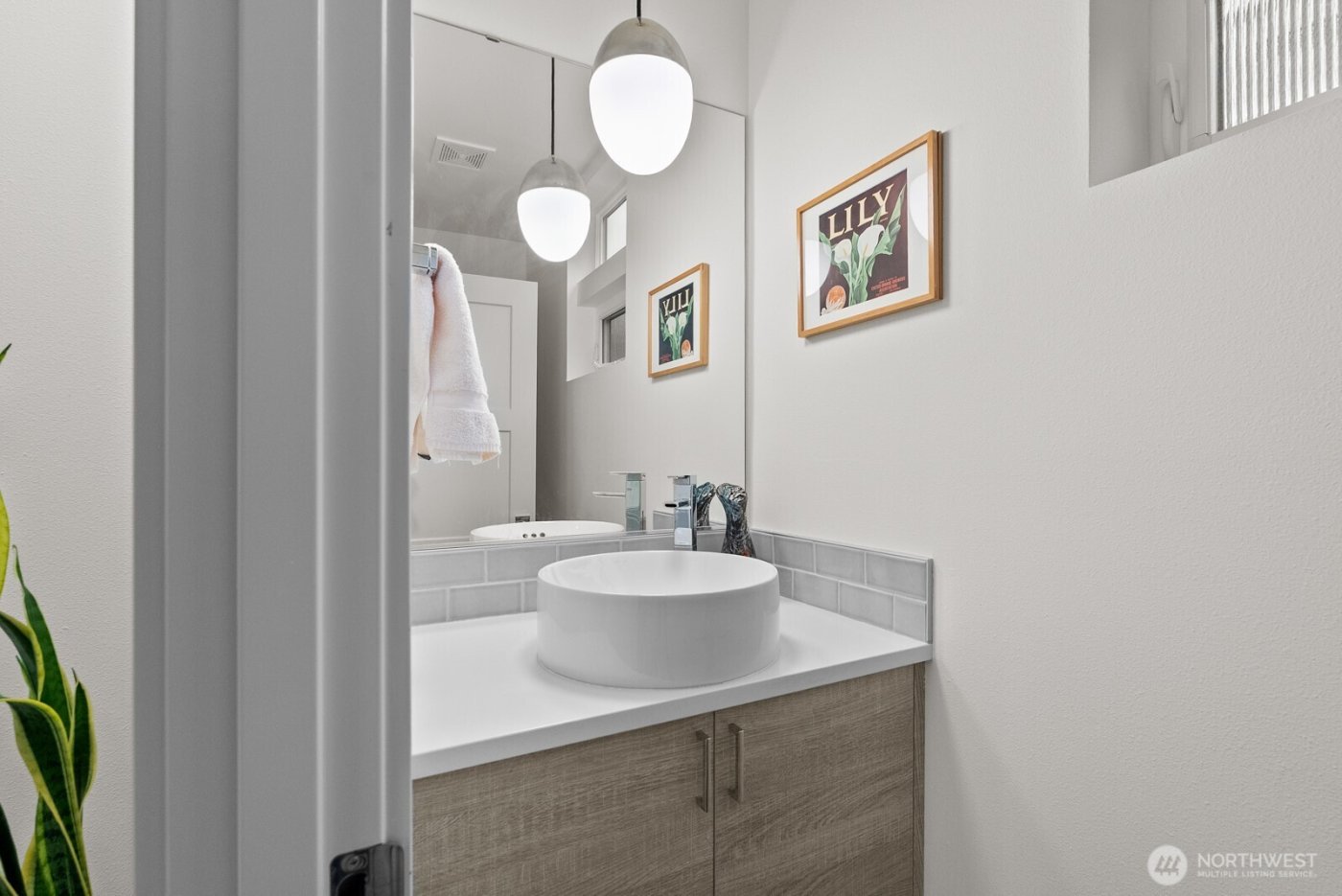 1422 E Cherry St , Seattle, WA 98122