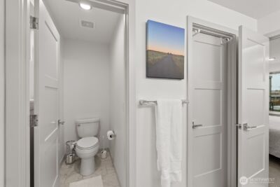 1422 E Cherry St , Seattle, WA 98122 - Photo 19