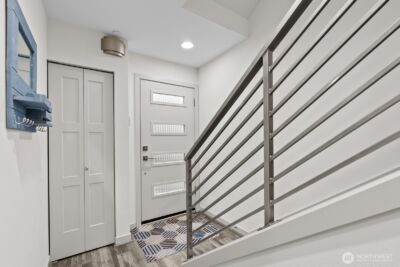 1422 E Cherry St , Seattle, WA 98122 - Photo 4