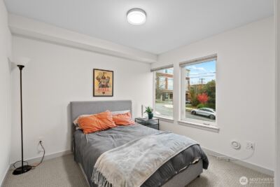 1422 E Cherry St , Seattle, WA 98122 - Photo 5