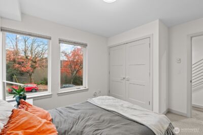 1422 E Cherry St , Seattle, WA 98122 - Photo 6