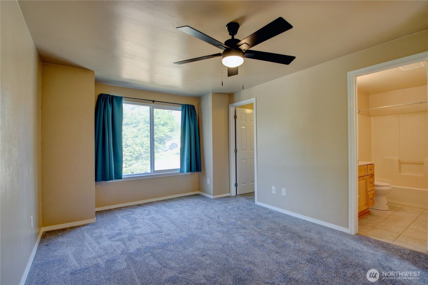 1292 Leahy Drive , Coupeville, WA 98239