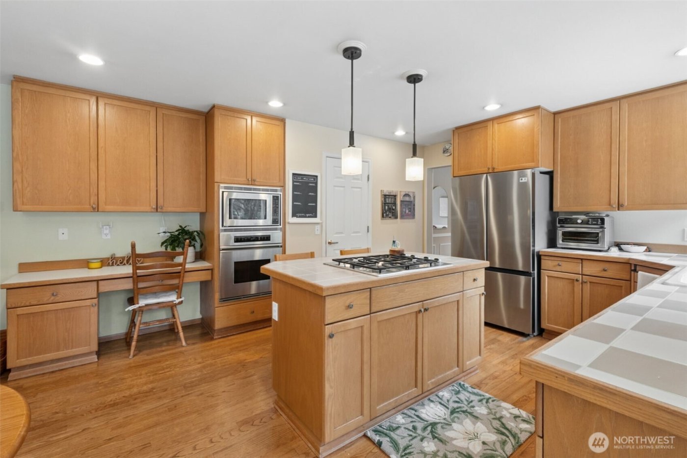 18525 SE 277th Place , Covington, WA 98042