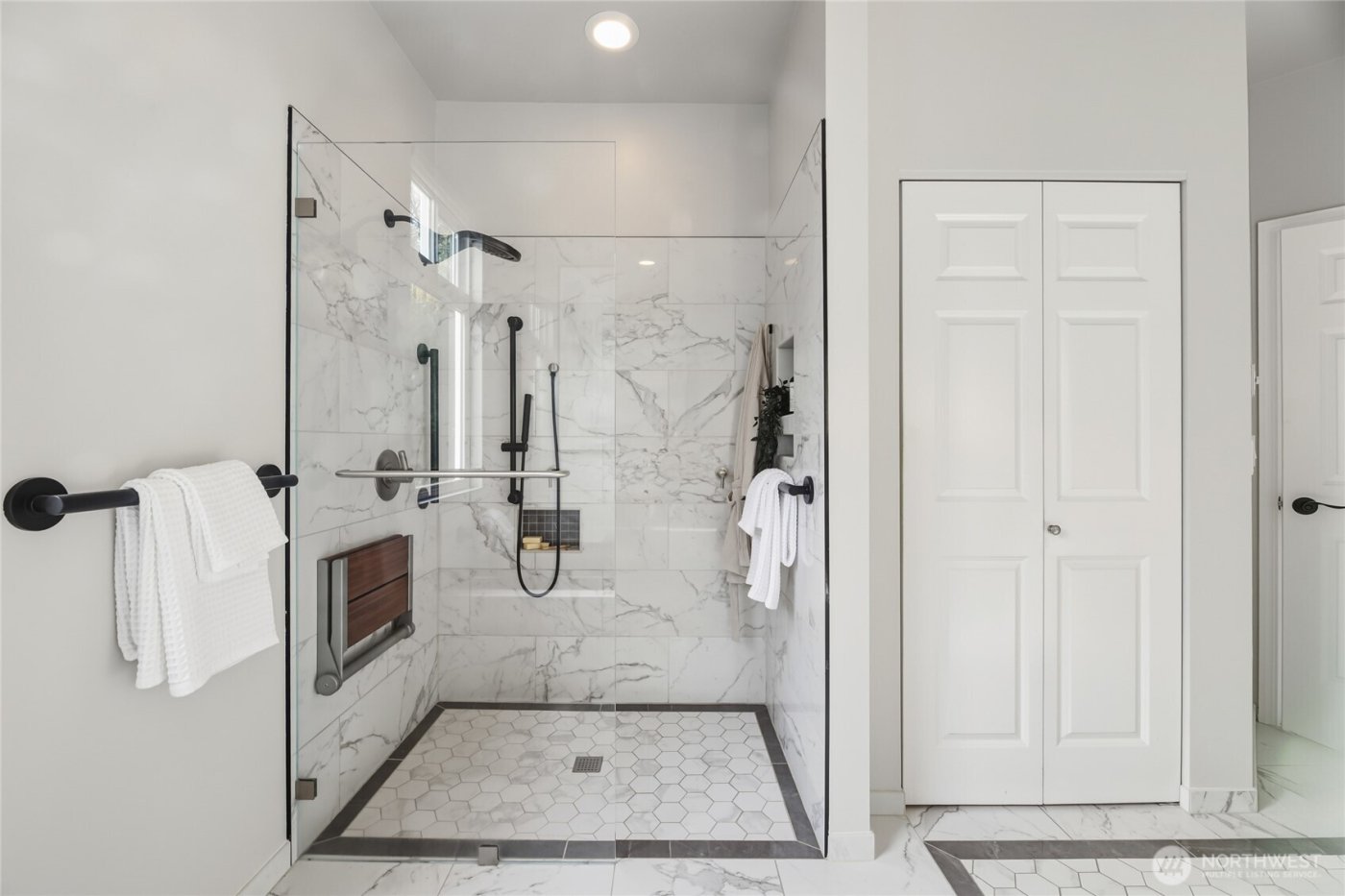 5064 Beach Drive SW, Seattle, WA 98136