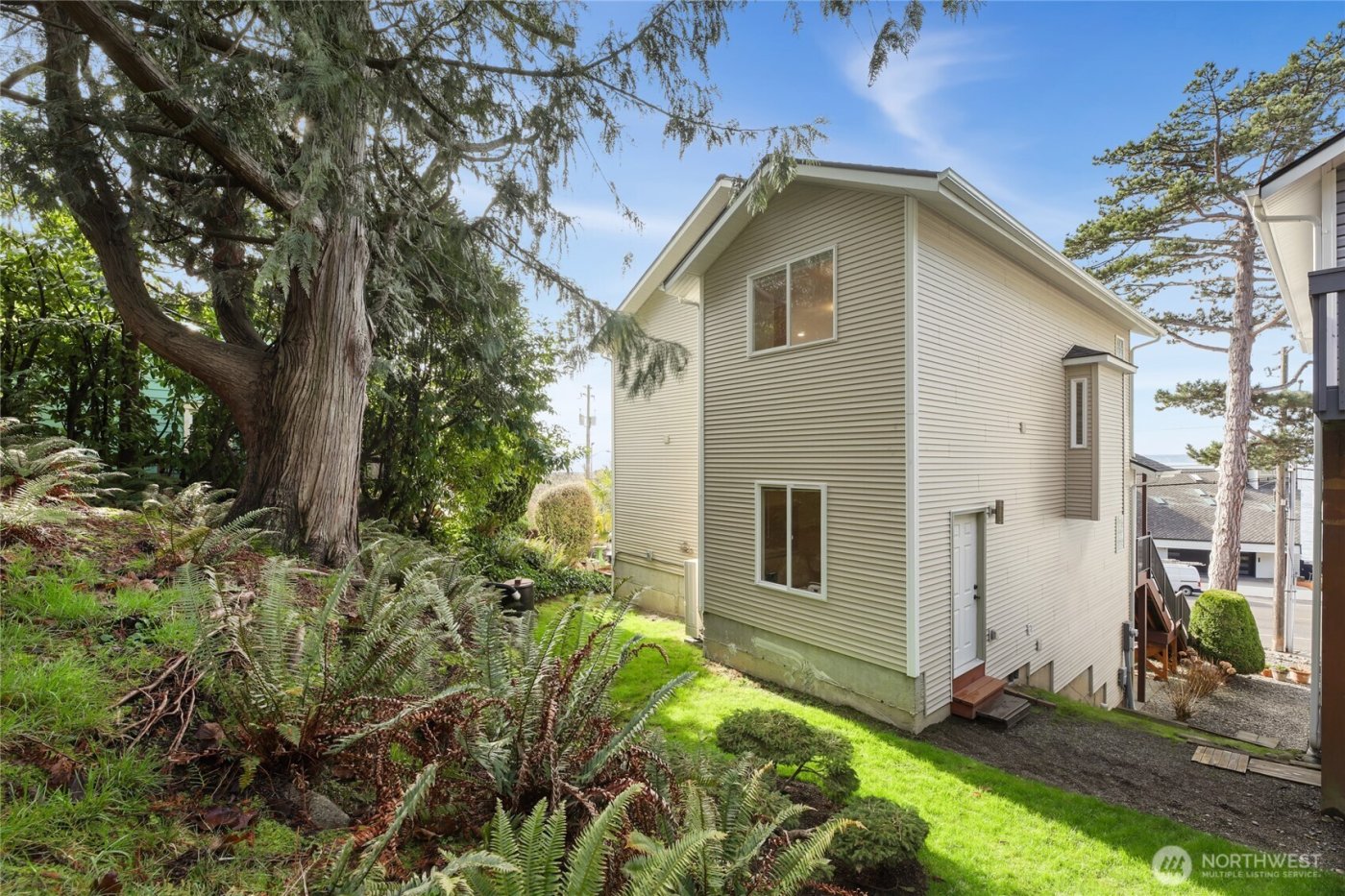 5064 Beach Drive SW, Seattle, WA 98136