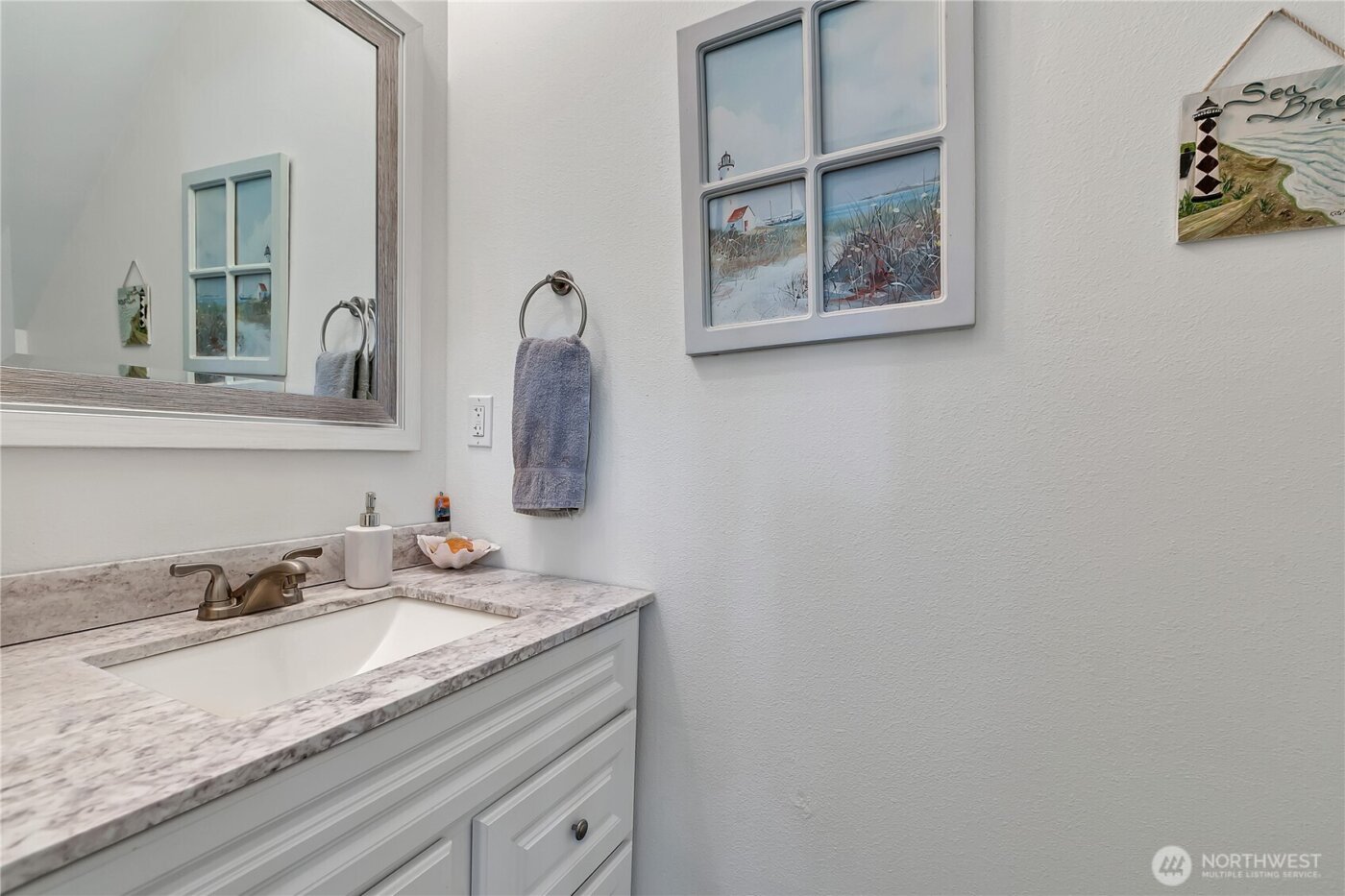 929 Discovery Avenue SE, Ocean Shores, WA 98569