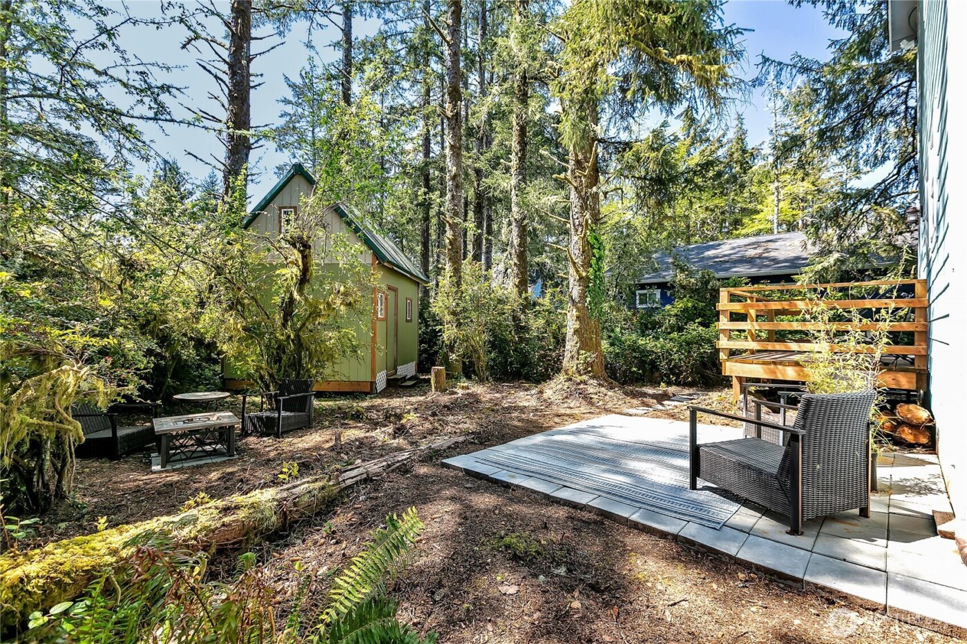 929 Discovery Avenue SE, Ocean Shores, WA 98569