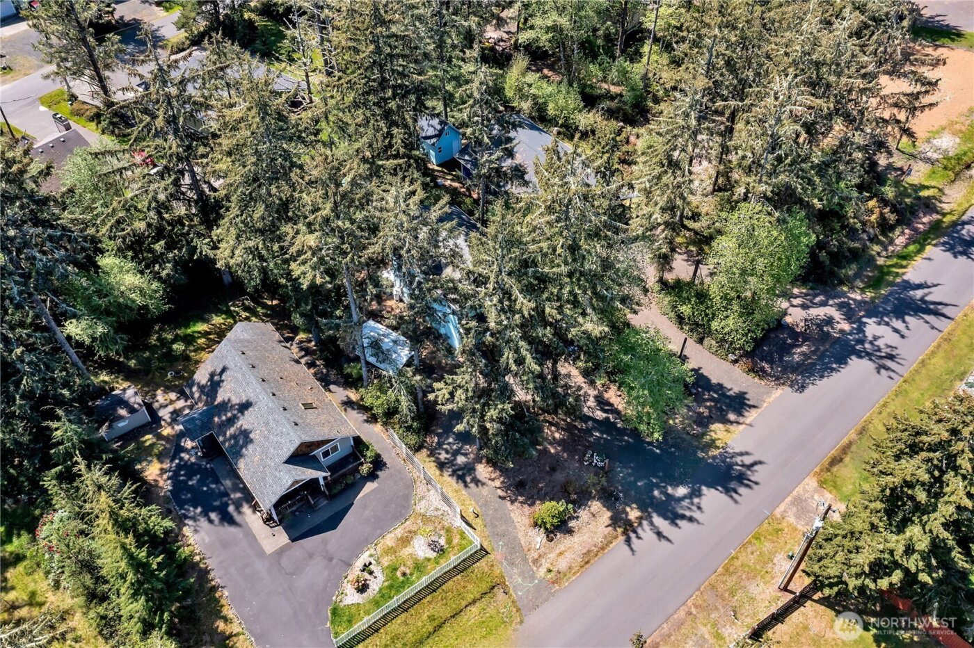 929 Discovery Avenue SE, Ocean Shores, WA 98569