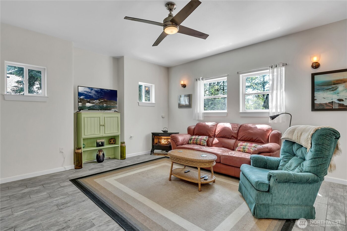 929 Discovery Avenue SE, Ocean Shores, WA 98569