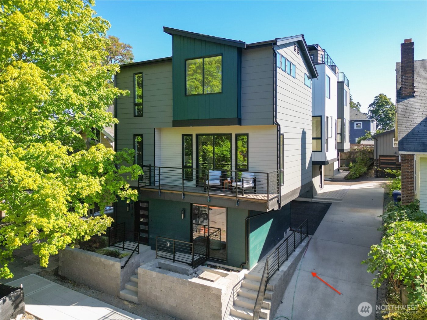 220 21st Avenue E, Seattle, WA 98112