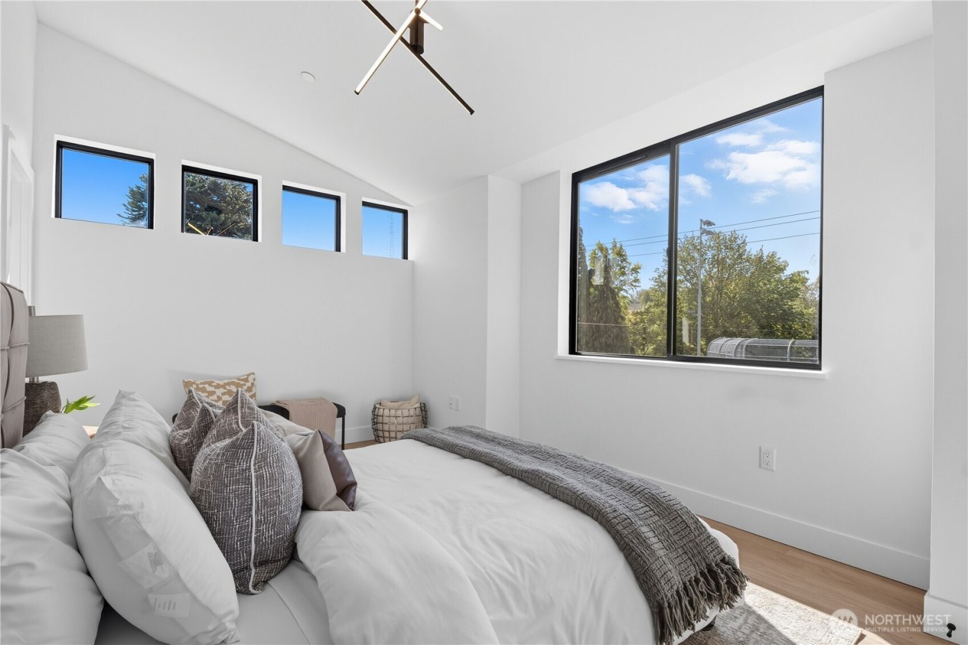 220 21st Avenue E, Seattle, WA 98112