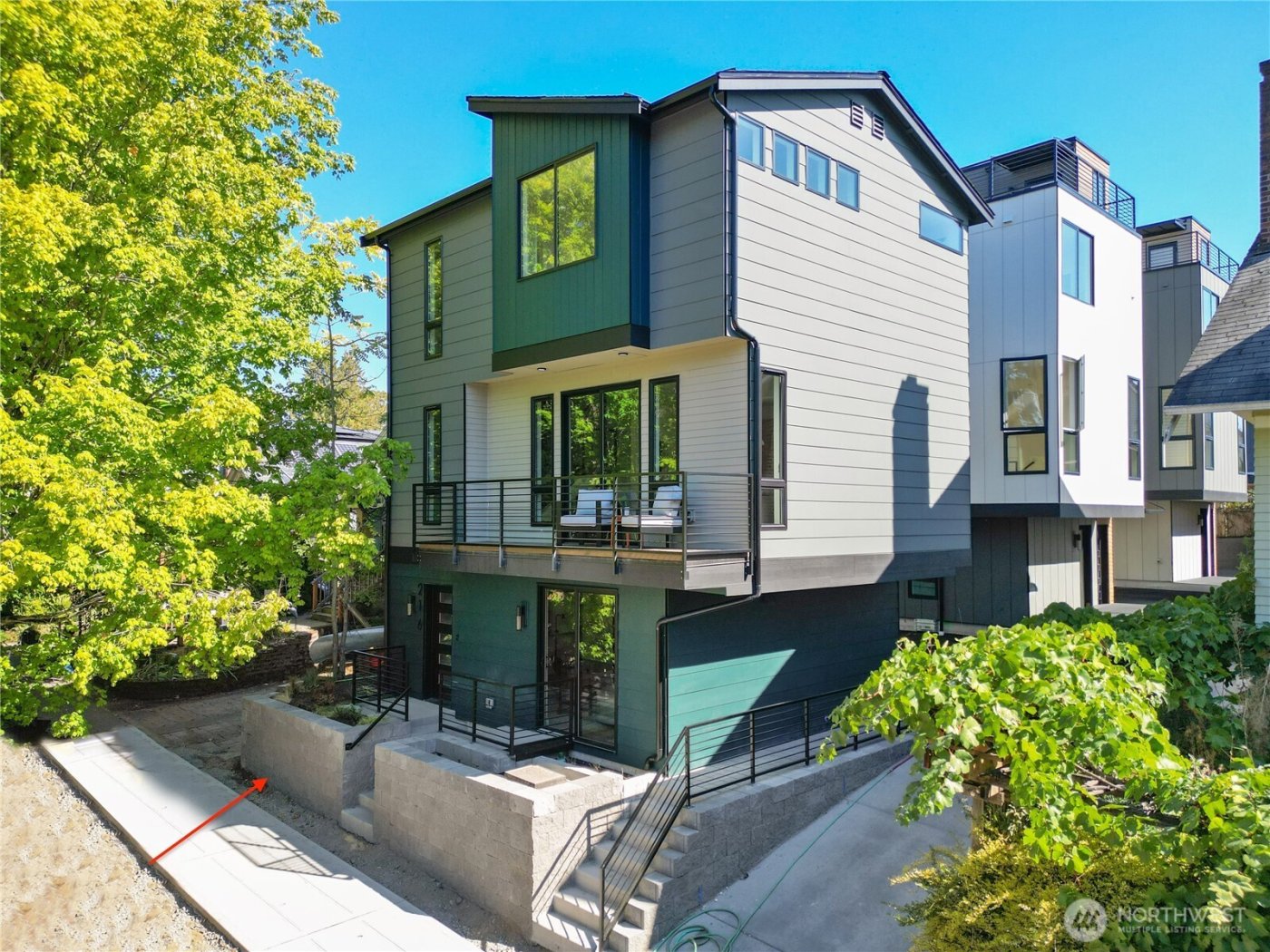 220 21st Avenue E, Seattle, WA 98112