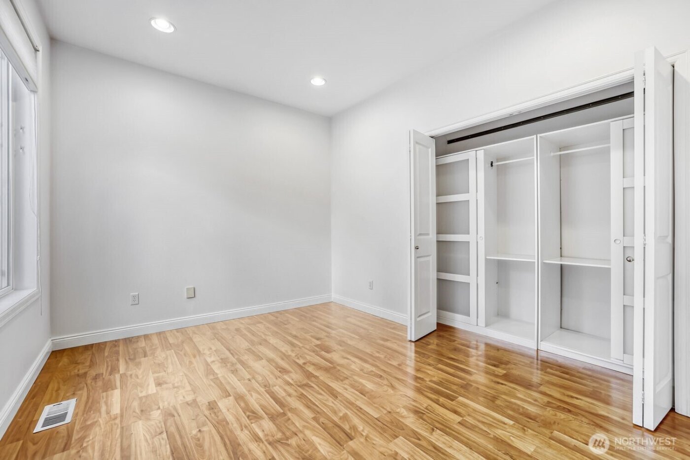 22616 SE 14th Place , Sammamish, WA 98075