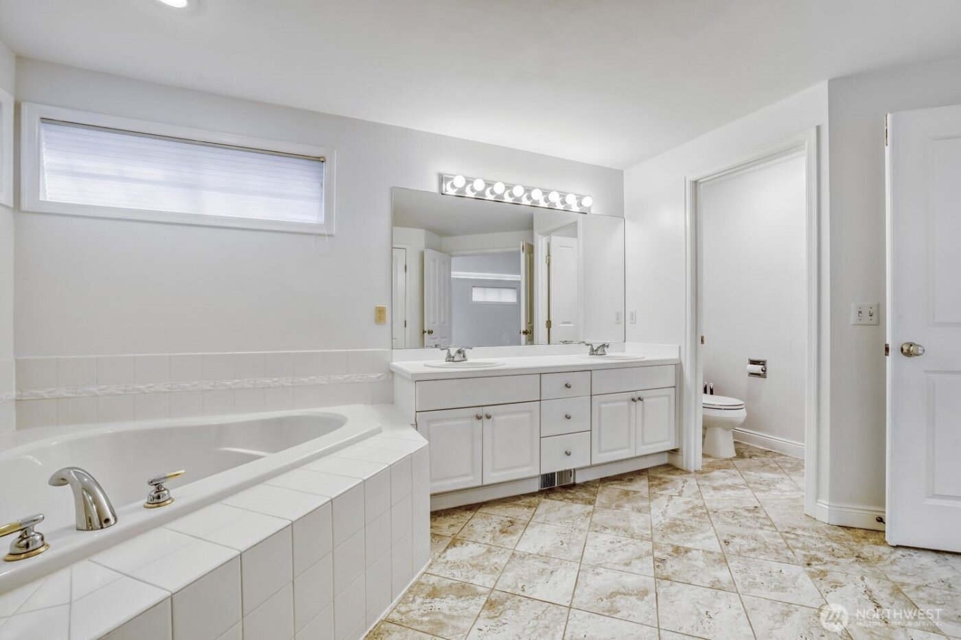 22616 SE 14th Place , Sammamish, WA 98075