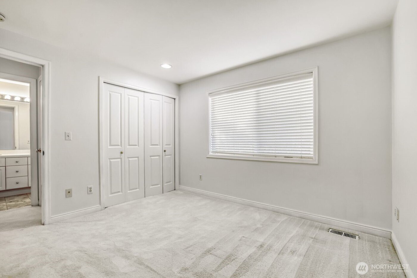 22616 SE 14th Place , Sammamish, WA 98075